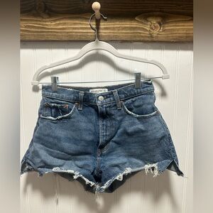 Abercrombie & Fitch Curve Love Mom Distressed Denim Cutoff Shorts Sz 4/27